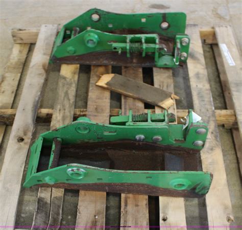This pictured adapter fit <strong>John Deere</strong> 146, 148 and 158 loaders, with a skid steer <strong>bracket</strong> to weld on to your bucket/bale spear. . John deere 740 quick attach brackets
